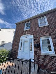 493 Beverly Road 1, Teaneck, NJ 07666
