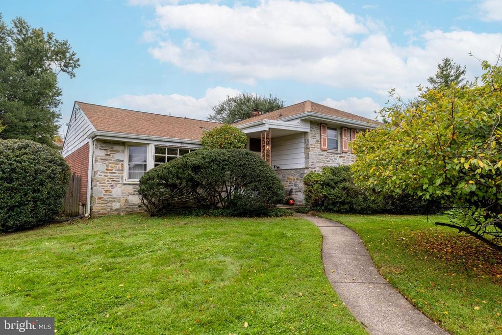 2004 LODGES LN, ORELAND, PA 19075 — photo 2