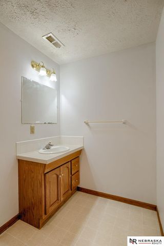 11406 S 43rd Street, Bellevue, NE 68123