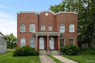 6051 Maple Avenue, St Louis, MO 63112