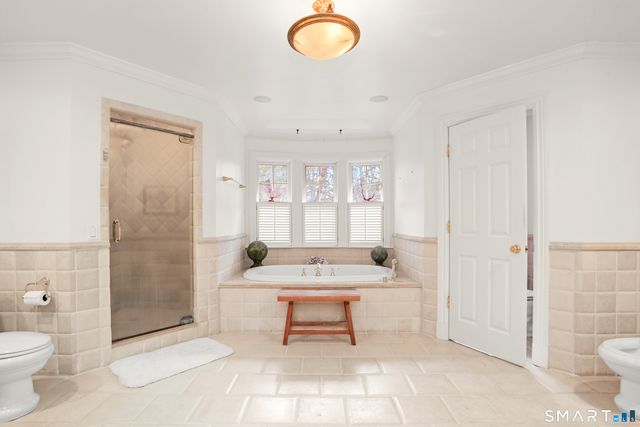 41 Lake Wind Road, New Canaan, CT 06840