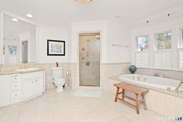 41 Lake Wind Road, New Canaan, CT 06840