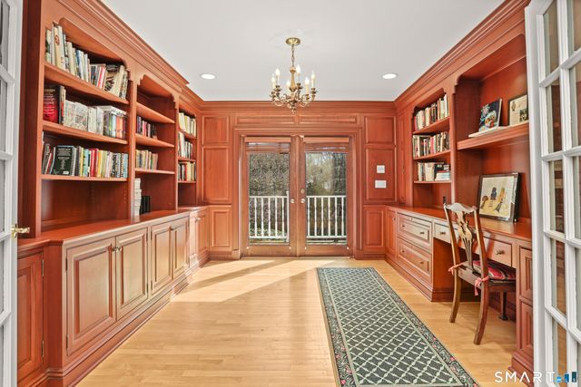 41 Lake Wind Road, New Canaan, CT 06840