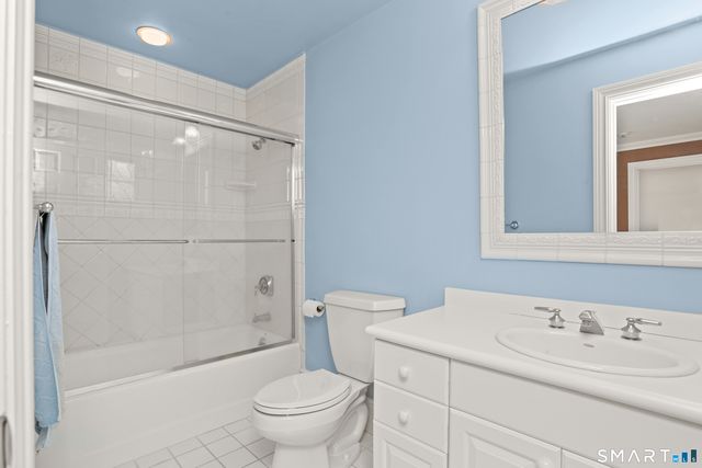 41 Lake Wind Road, New Canaan, CT 06840