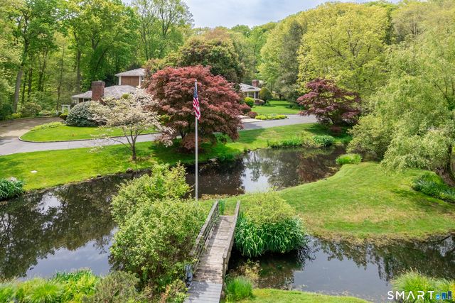 41 Lake Wind Road, New Canaan, CT 06840