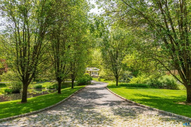 41 Lake Wind Road, New Canaan, CT 06840