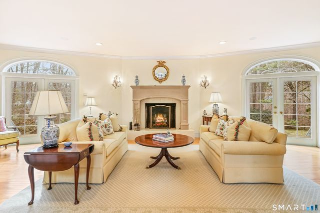 41 Lake Wind Road, New Canaan, CT 06840