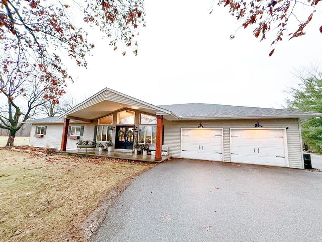 772 W 900 S, Hebron, IN 46341