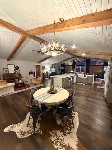 772 W 900 S, Hebron, IN 46341