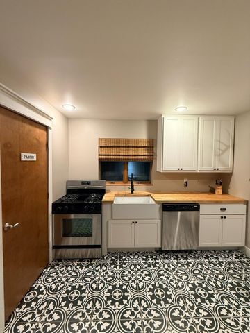 772 W 900 S, Hebron, IN 46341