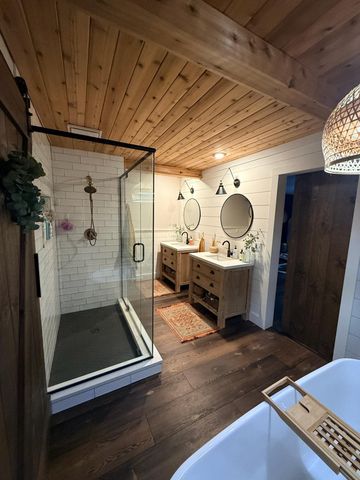 772 W 900 S, Hebron, IN 46341