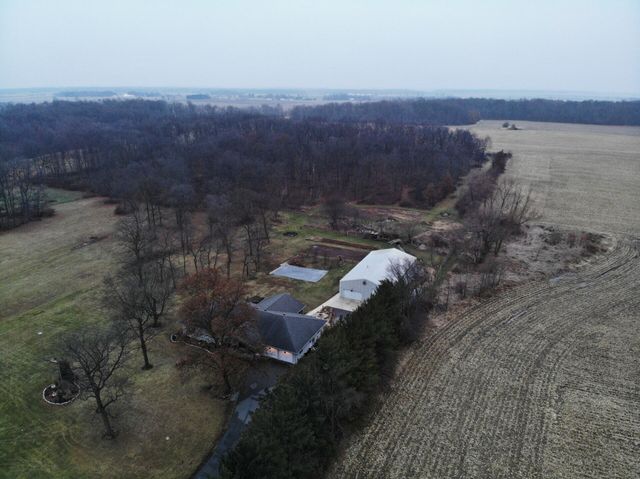 772 W 900 S, Hebron, IN 46341