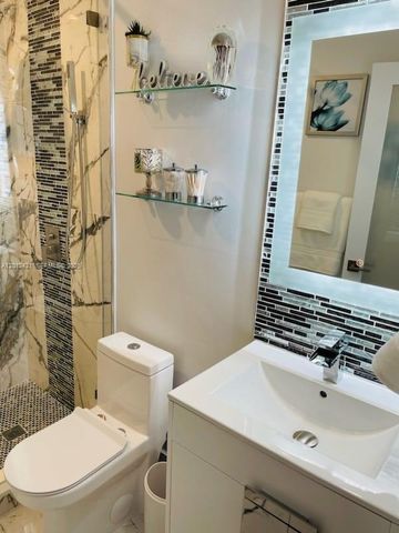 16225 SW 99th Ter, Miami, FL 33196