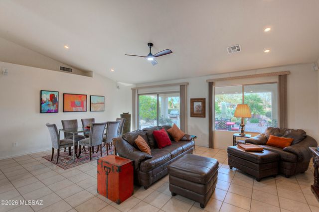 1190 N Laurel Glen Drive, Green Valley, AZ 85614