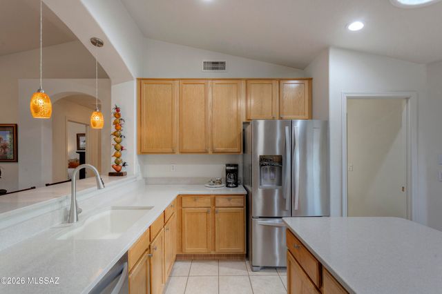 1190 N Laurel Glen Drive, Green Valley, AZ 85614