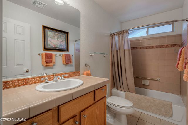 1190 N Laurel Glen Drive, Green Valley, AZ 85614