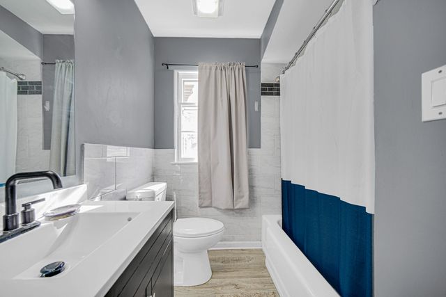 1119 W 38th Place, Hobart, IN 46342