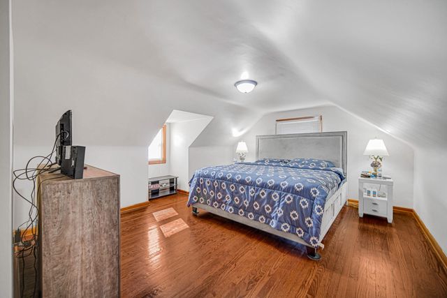 1119 W 38th Place, Hobart, IN 46342