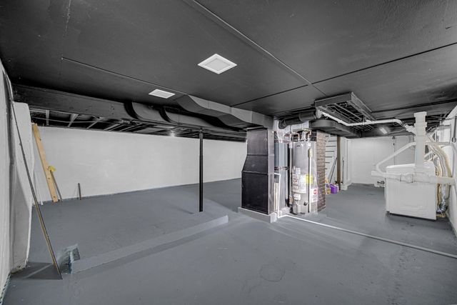 1119 W 38th Place, Hobart, IN 46342