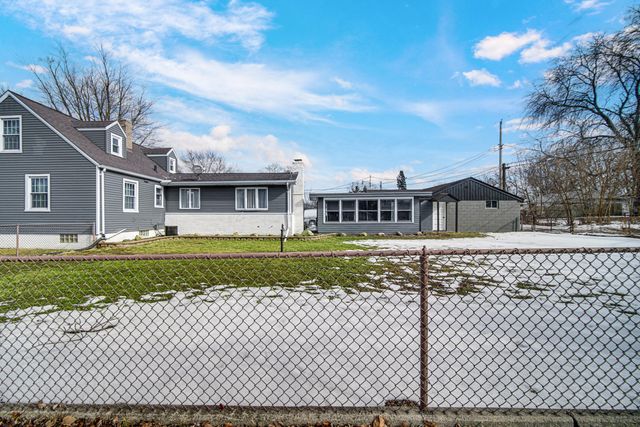 1119 W 38th Place, Hobart, IN 46342