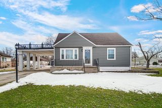 1119 W 38th Place, Hobart, IN 46342