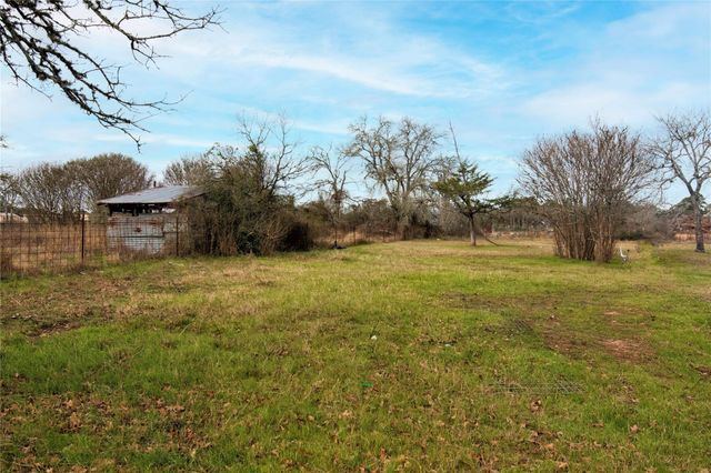 5431 N Us Hwy 77, La Grange, TX 78945
