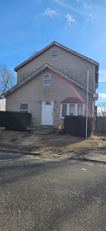 6 Hansen Street, Bay Shore, NY 11706