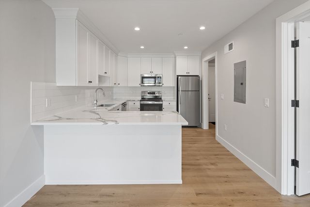 186 Bedford St 204, Lexington, MA 02420