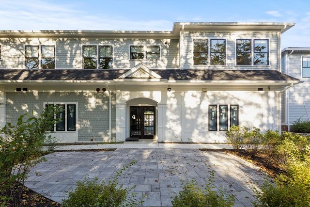 186 Bedford St 204, Lexington, MA 02420