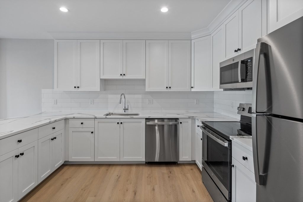 186 Bedford St 204, Lexington, MA 02420