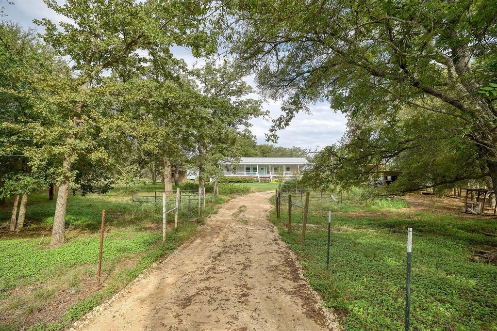1010 High Grove RD, Cedar Creek, TX 78612