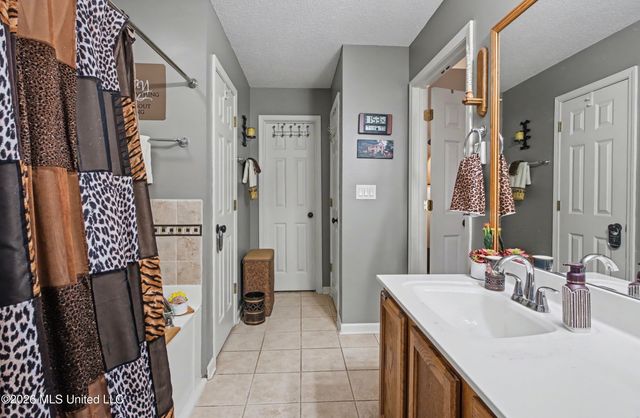 7741 Meadow Ridge Lane, Olive Branch, MS 38654