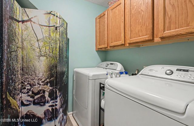 7741 Meadow Ridge Lane, Olive Branch, MS 38654