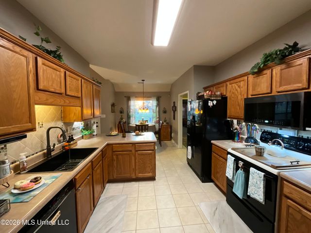 7741 Meadow Ridge Lane, Olive Branch, MS 38654