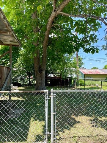 806 N Oneal, Caldwell, TX 77836