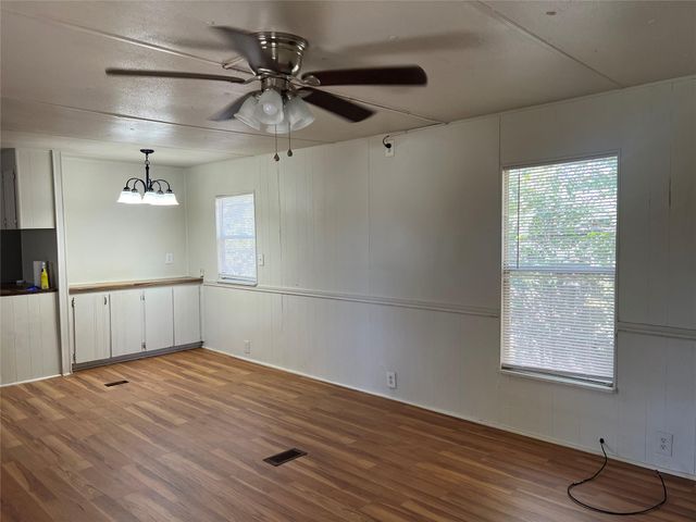 806 N Oneal, Caldwell, TX 77836