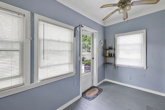 43 Agnes St, Springfield, MA 01118
