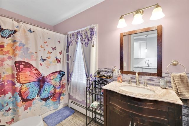 43 Agnes St, Springfield, MA 01118