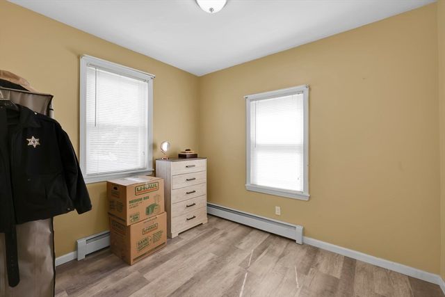 43 Agnes St, Springfield, MA 01118