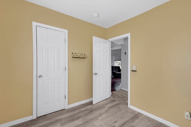 43 Agnes St, Springfield, MA 01118