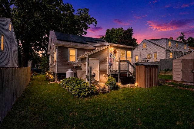 43 Agnes St, Springfield, MA 01118