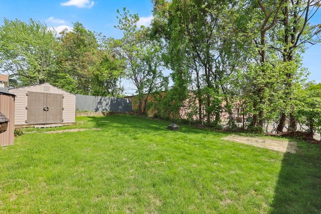 43 Agnes St, Springfield, MA 01118