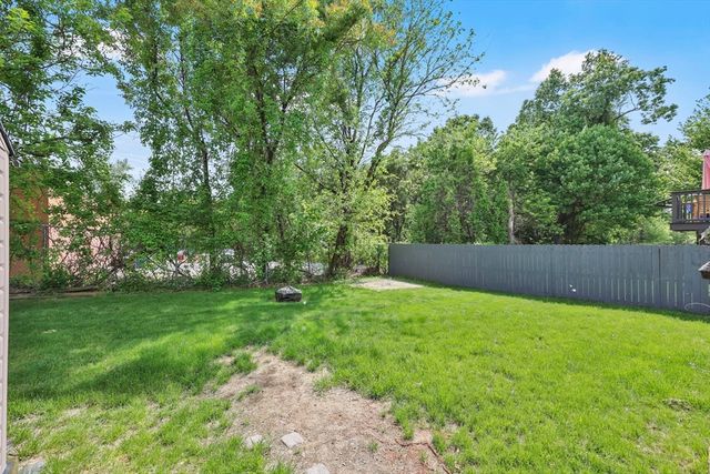 43 Agnes St, Springfield, MA 01118