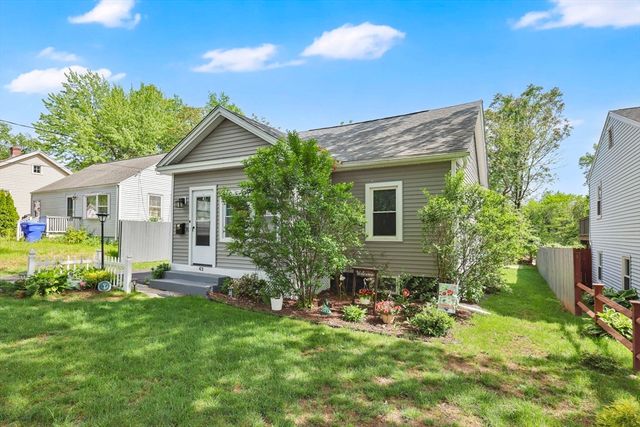 43 Agnes St, Springfield, MA 01118