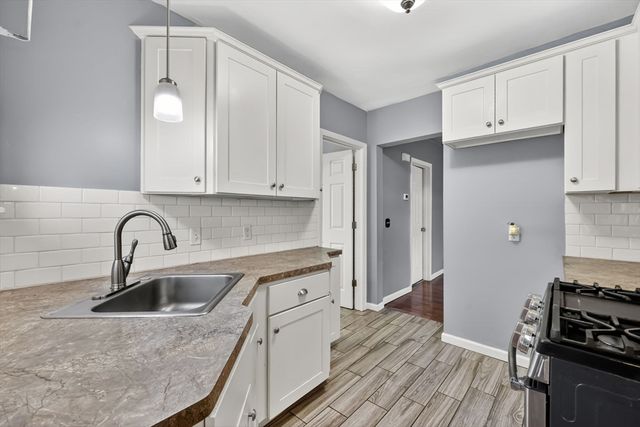 43 Agnes St, Springfield, MA 01118