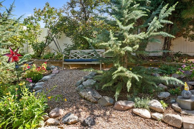 1761 S DAVIS BLVD, Bountiful, UT 84010