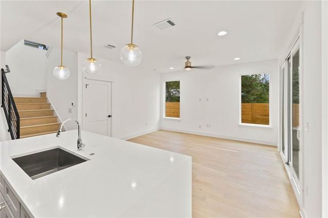 3321 Hemlock Ave 2, Austin, TX 78722