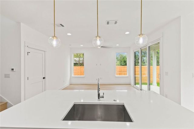 3321 Hemlock Ave 2, Austin, TX 78722