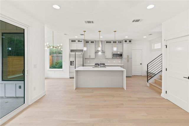 3321 Hemlock Ave 2, Austin, TX 78722