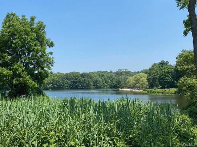 10 Lakeview Road, Ossining, NY 10562